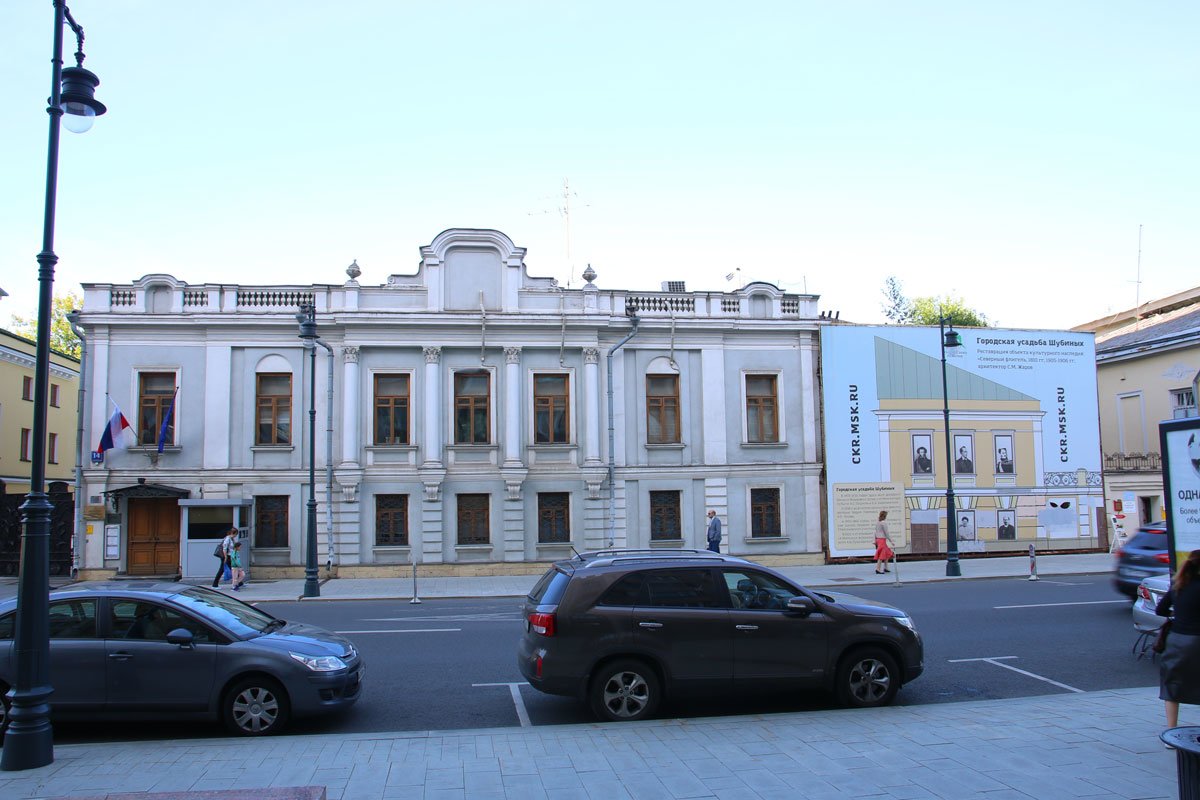 Городская усадьба Алексеевых, 1-я треть – конец XIX в.,  арх. Н.И. Козловский (?),  И.П. Залесский: - Главный дом, 1-я треть XIX в.,  1870 г., 1890-е гг., арх. И.П. Залесский - Жилой флигель, 1-я треть XIX в., 1840-е гг., арх. Н.И. Козловский