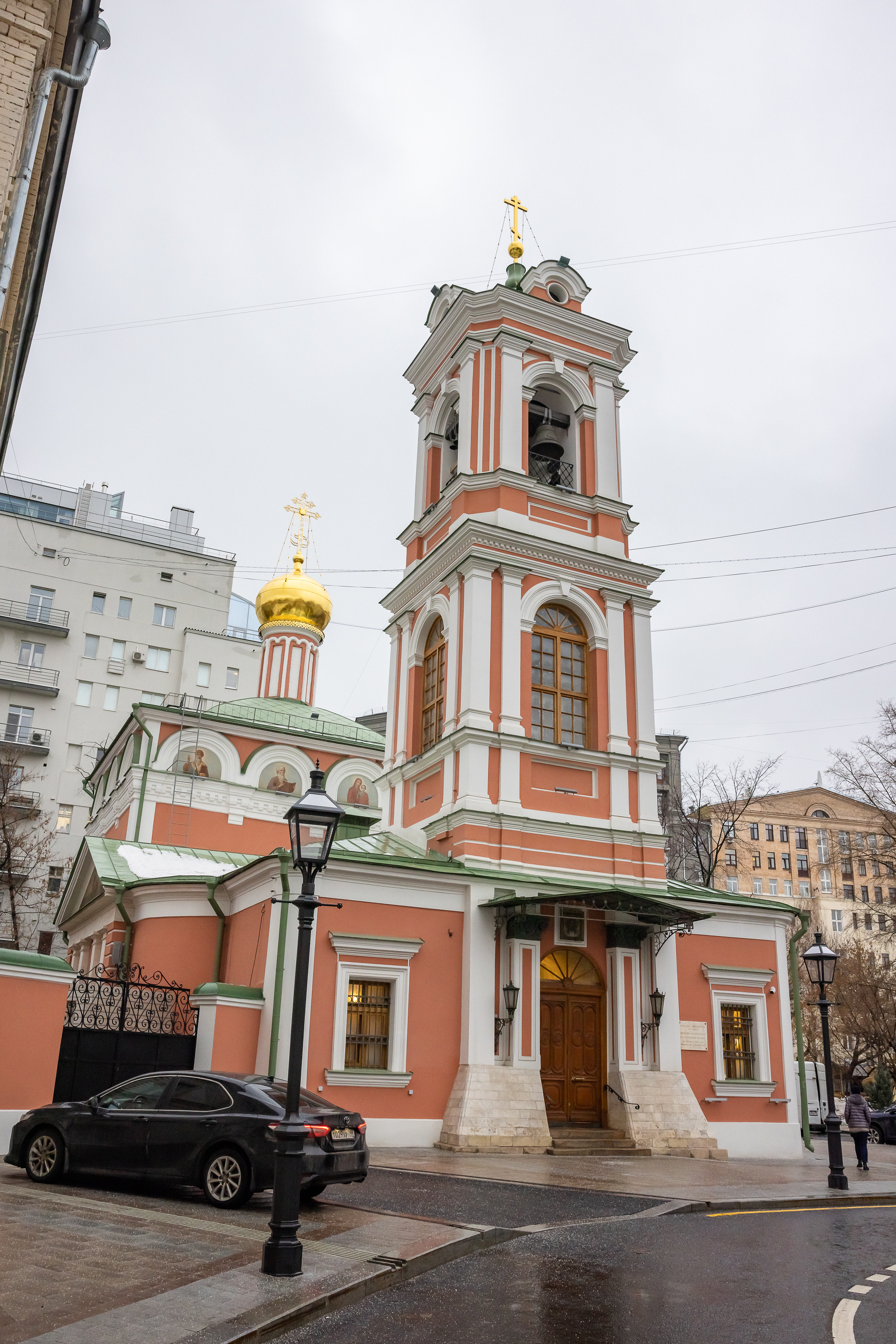 Церковь Воскресения на Успенском вражке