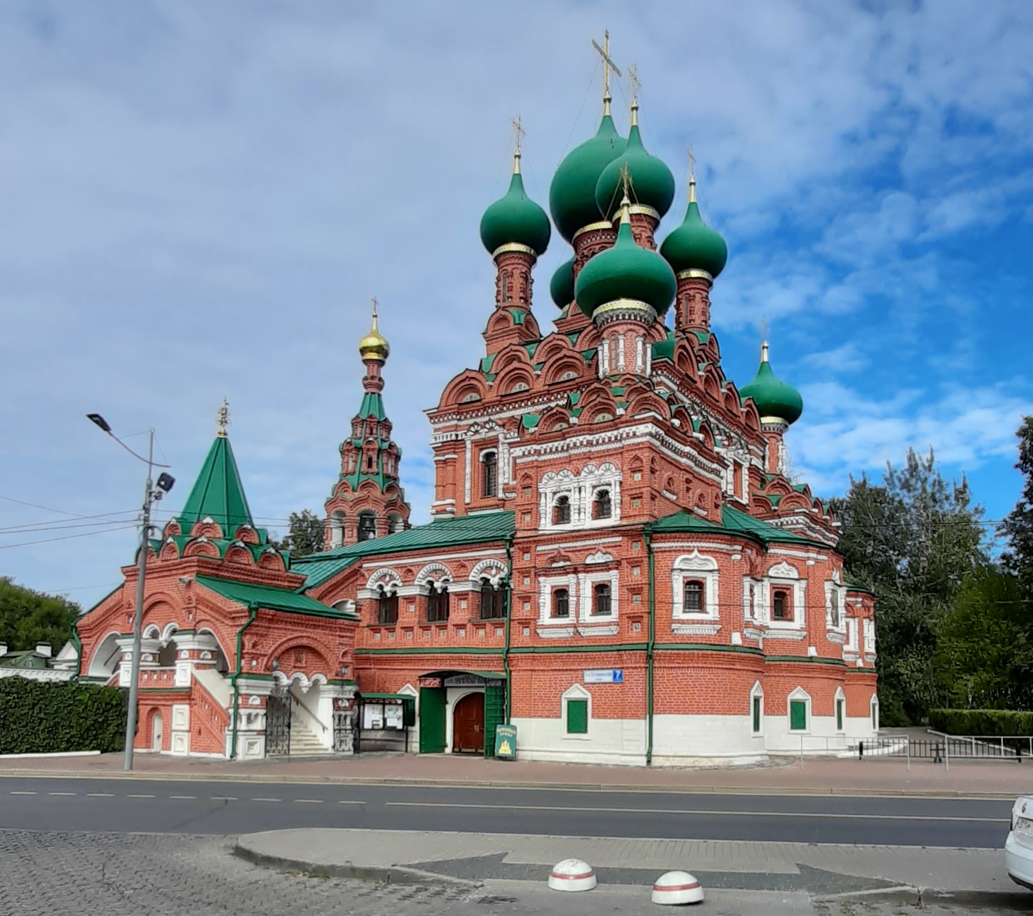 Церковь Живоначальной Троицы в Останкине